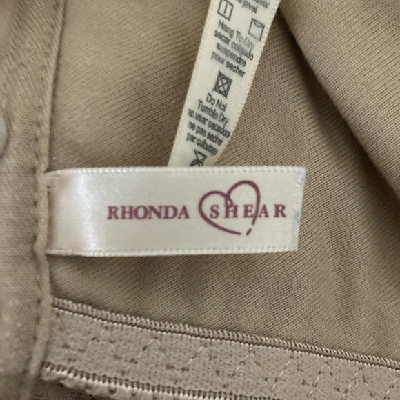 Rhonda Shear Pin Up Style Lace Trim Beige Bra - Picture 3 of 6